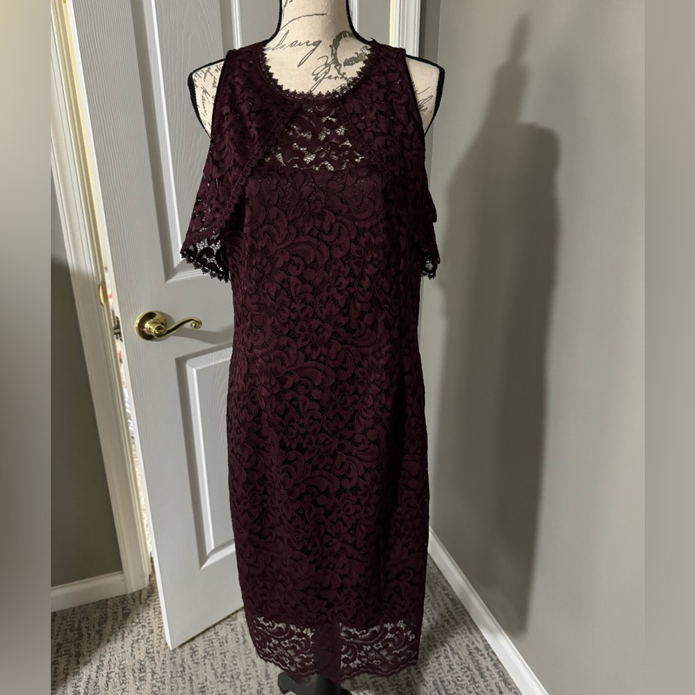 White House Black Market Burgundy sleeveless lace overlay dress sz 12